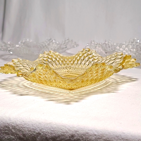 πVintage yellow glass diamond point Indiana glass